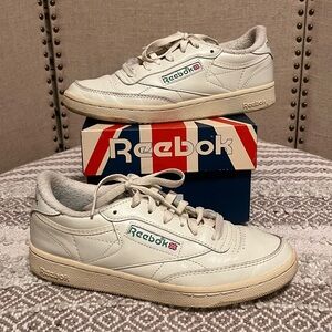 Women’s Reebok Club C 85 Vintage tennis shoes size 7.5